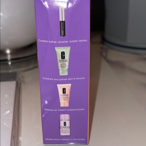 Clinique Set - Picture 4 of 4